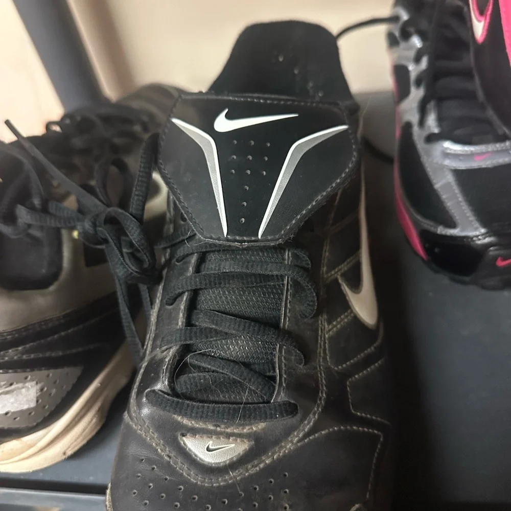 Nike Men's Black‎ and Silver Athletic Sneakers
